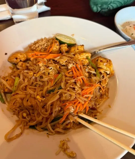 🍜 Little Bangkok - Strip District's Thai Treasure! 🌶️