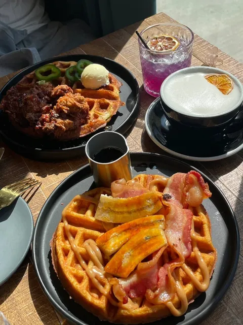 🧇 Michigan | The Greek God of Waffles 🧝‍♂️ 