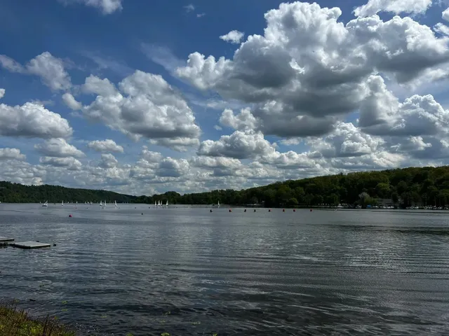 🇩🇪 North Rhine-Westphalia's Hidden Gem: Baldeneysee in Essen 🌅🚣