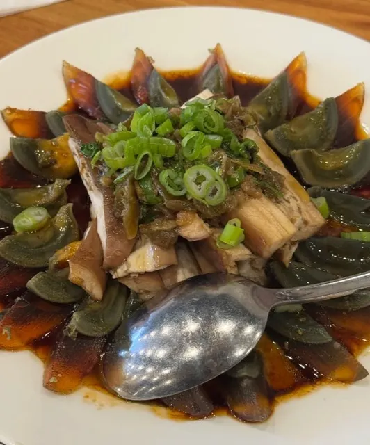 🥢 Yue Bai Wei | A Modern Take on Chinese Comfort in Pittsburgh