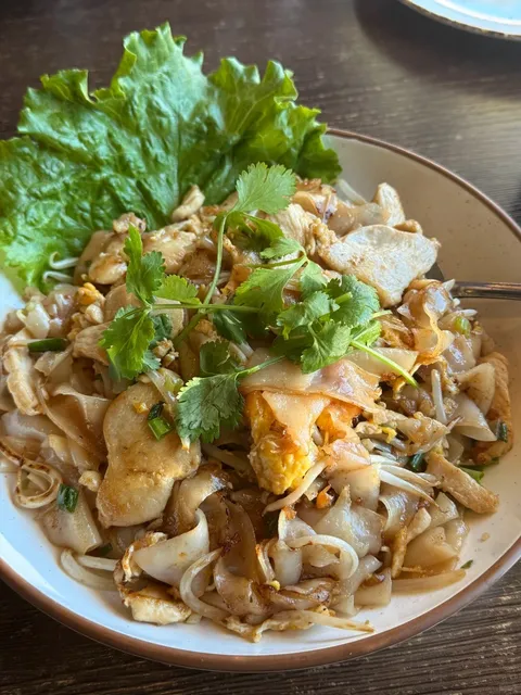 Thai Central Cuisine in Thai Town 🌶️