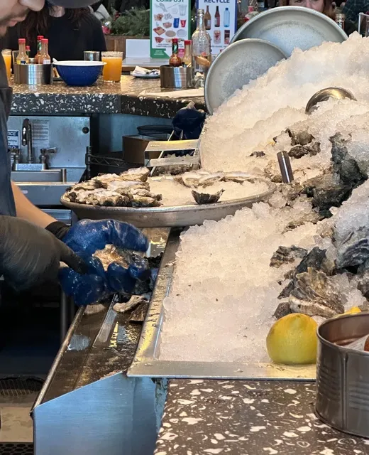 🇺🇸 Hidden Gem at Napa’s Oxbow Market: Hog Island Oyster Co. 🦪