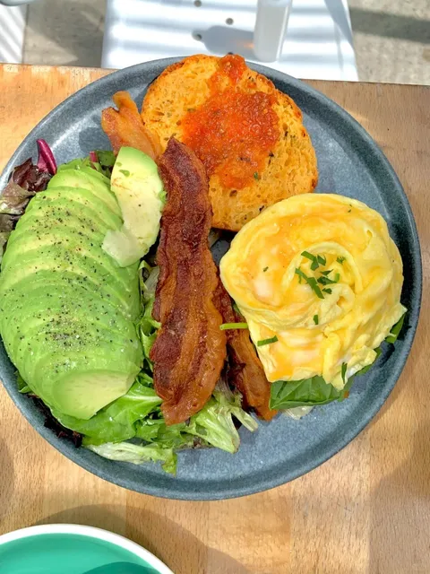 Midtown Manhattan: The Ultimate Brunch Spot for Value 🌟