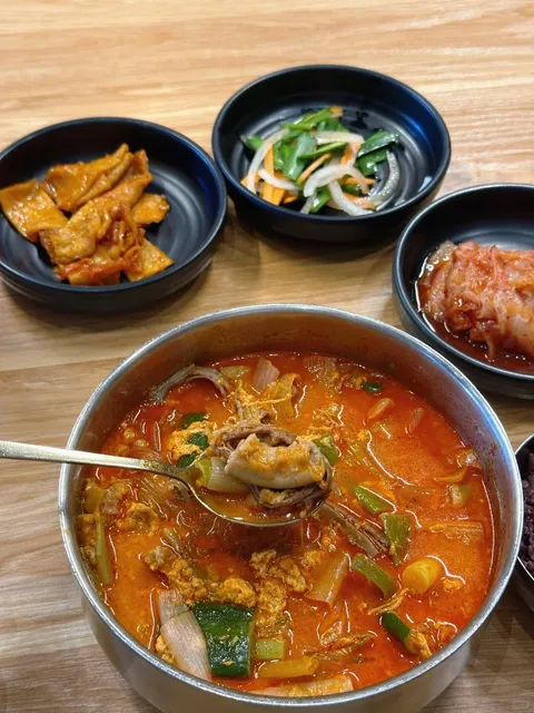 Yuk Dae Jang:  A simple meal to end the weekend.
