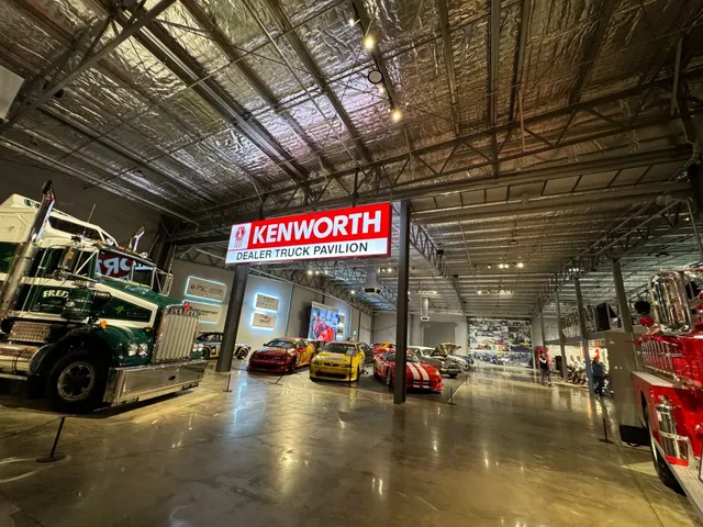 Shepparton Day Trip Guide: Cars, Art & Pink Cliffs! 🚗🎨