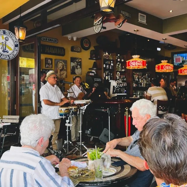 🐓 Old's Havana Cuban Bar & Cocina - Miami's Hidden Gem!