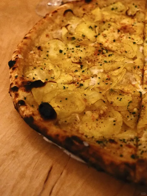 Paris | They Say It’s the Hardest Pizza Place in Town to Book