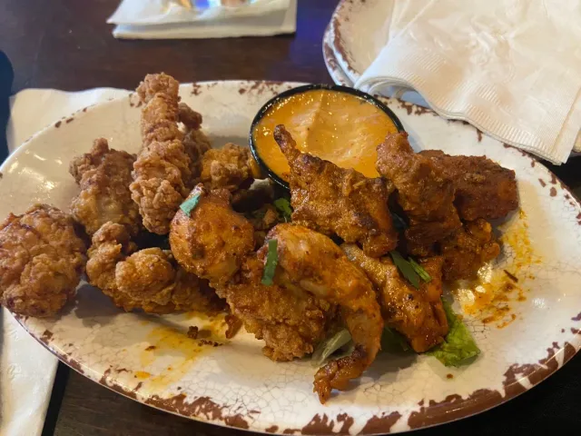 Amazing Food & Incredible Service! 🐊🍹