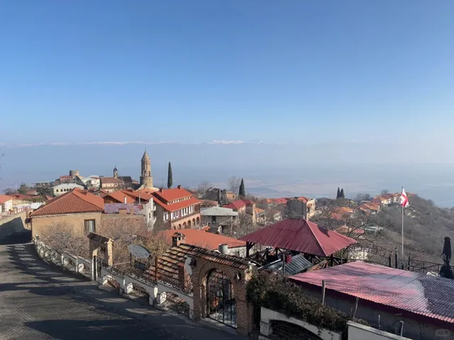 🏔 Sighnaghi Day Trip — A Romantic Town Under the Snowy Mountains
