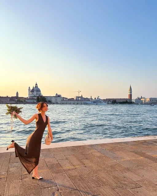 🌟 Pre-Dinner Drinks with a View of St. Mark's✨