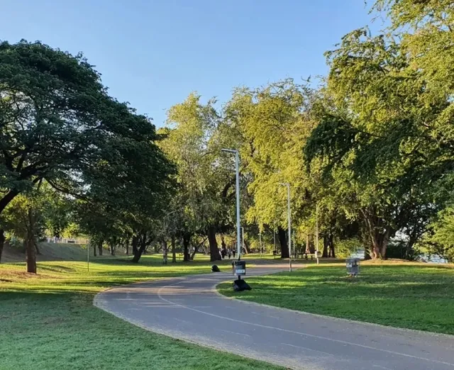 Parque de la Riberas: An Urban Oasis