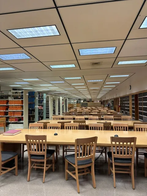  Campus Library Tour | Stunning Lake Views at Memorial Library 🌊