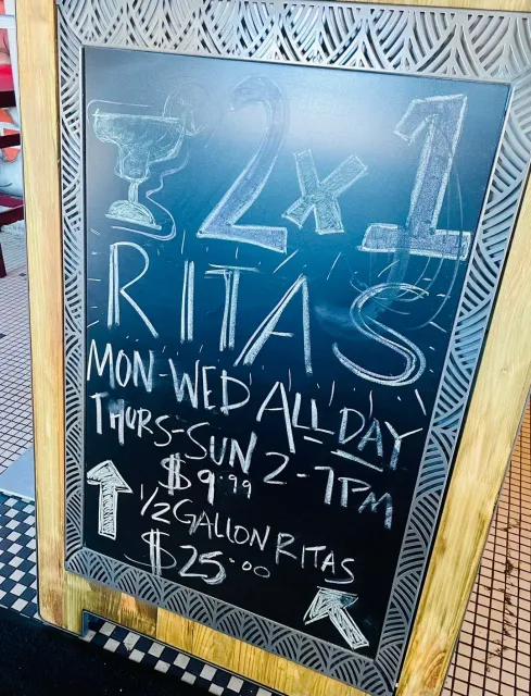 El Paso Magazine Street: A Fiesta of Flavor & Fun! 🌮🎉