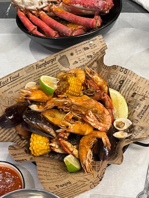 🇲🇦 Casablanca! Seafood Feast for Just 150 MAD per person! 🦀🦞