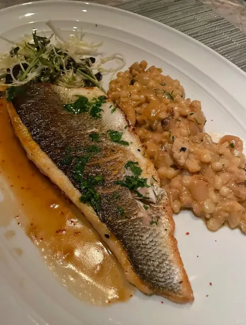 In Vegas, Yet in Paris – Christmas Dinner at Eiffel Tower Restaurant 