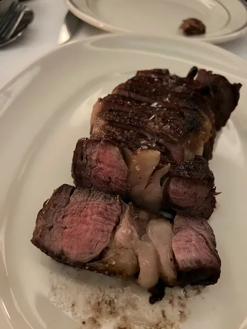 Linny's | The Steakhouse That True Foodies Know About! 🥩✨