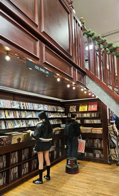 A Cheap Bookstore with a Classical Atmosphere in New York SoHo 🌆