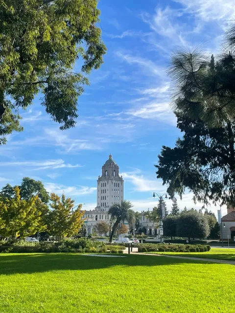 LA City Walk 😎 | Sun, Sand & Palm Trees — Just Like GTA!