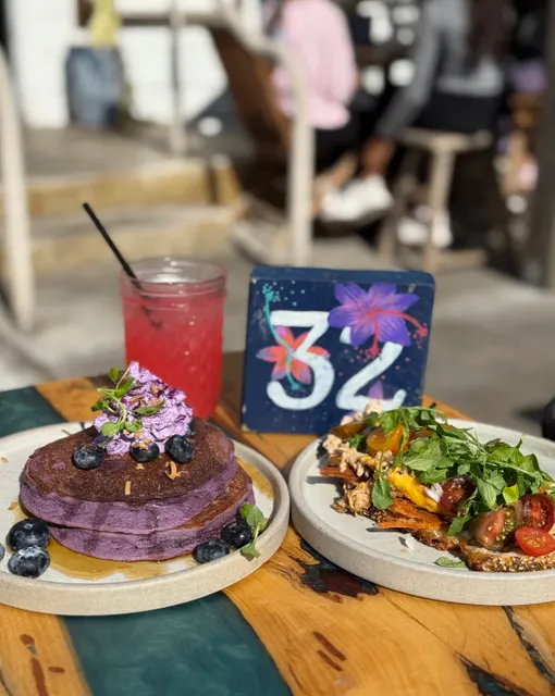 SD |  Blue Whale Café by the Sea, Perfect for Food & Views!