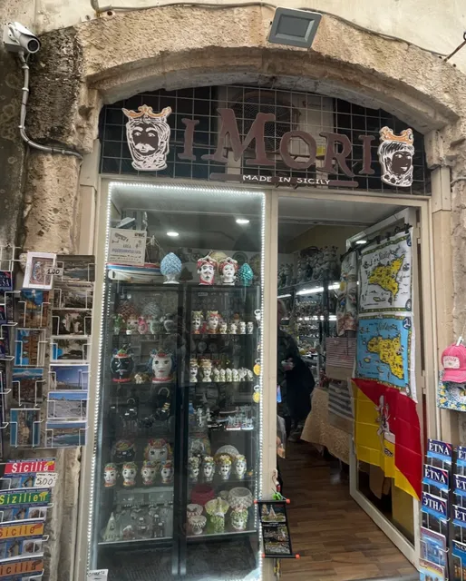 Syracuse Souvenir Hunt: A Cat Lover’s Find!