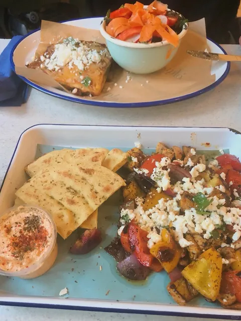 Eating in Berlin | Average Presentation, Surprising Taste 🌿🍽️