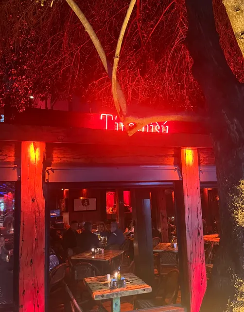 Pizzeria Tiramisu: A Sweet Symphony of Italy and Chile in Santiago 🍕