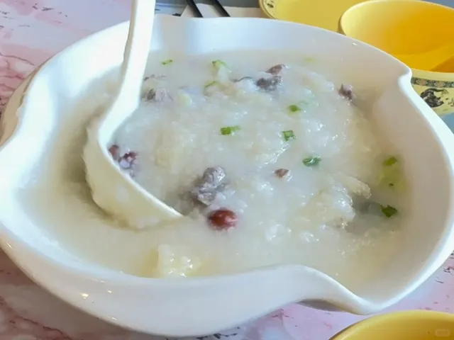  A Lavish Seafood Restaurant 🦞