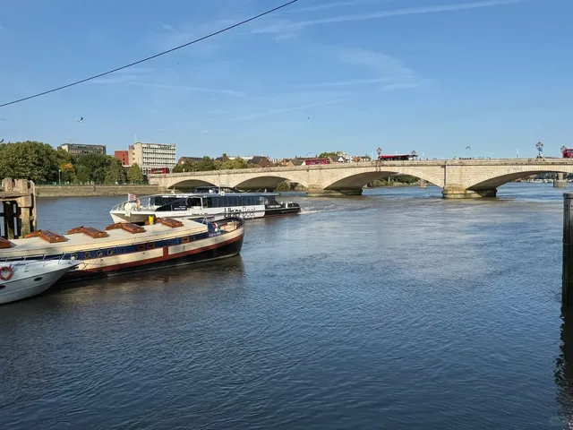 🚤 London's Scenic Uber Boat RB6 Route 