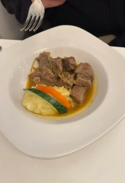 Turns Out the Best Bites Are Free-Range Meat & Pure Sweetness🇨🇺