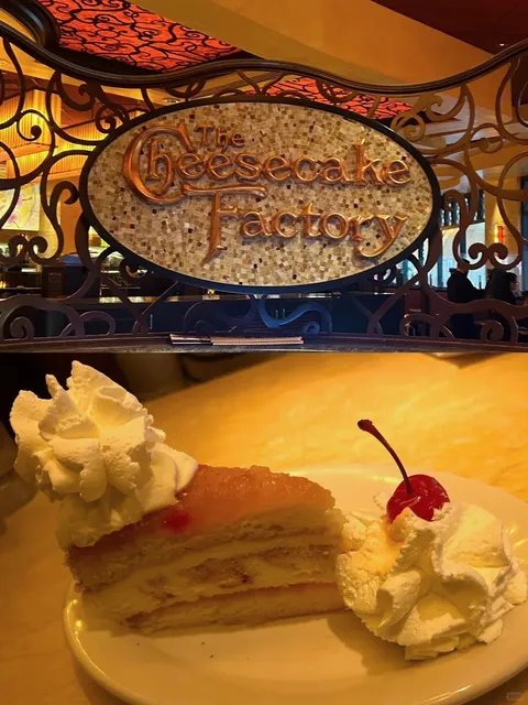 Finally Tried The Cheesecake Factory After Years in the US 🧀🍰