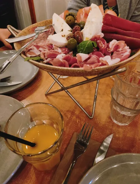 ​​Blue Mountain Family Gem | Rustico – Wood-Fired Pizza​​ 🍕🐰