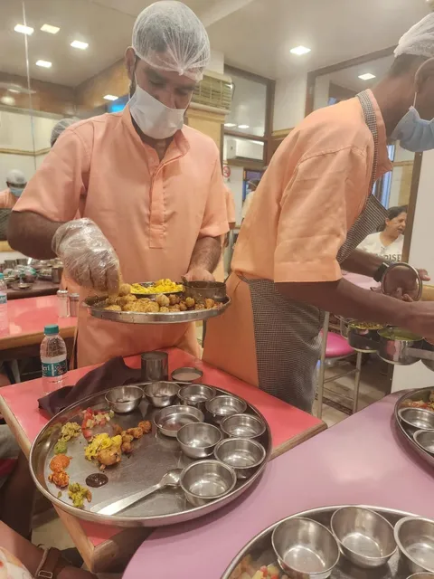 Shree Thaker Bhojanalay: Mumbai's Timeless Gujarati Feast