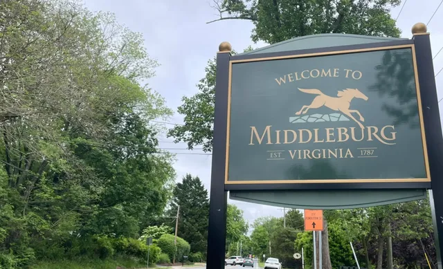 Historic Town Tour in Virginia 1: Middleburg 🏇🍂