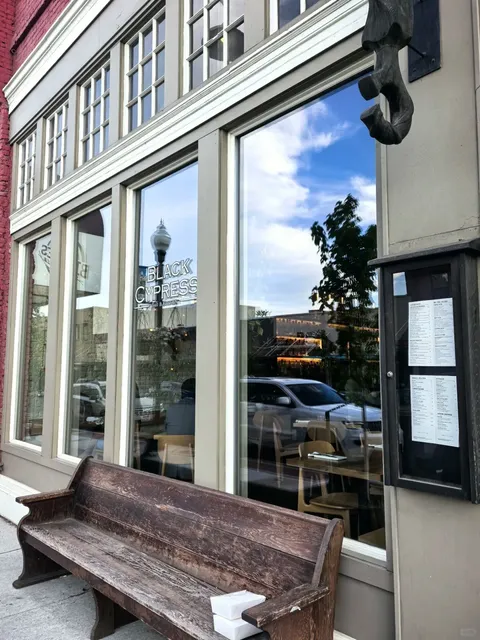 🇺🇸 Washington State Eats | Black Cypress in Pullman  