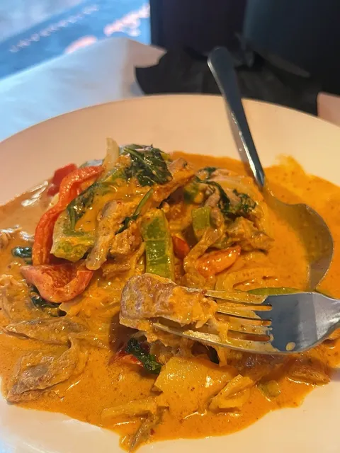 ​​Thai Siri Restaurant: A Flavor Bomb Near Woodfield Mall 🍤✨​​