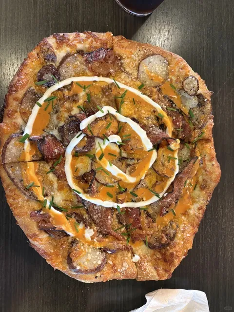 Restaurant Review: Delicious American-Style Pizza in the Hood