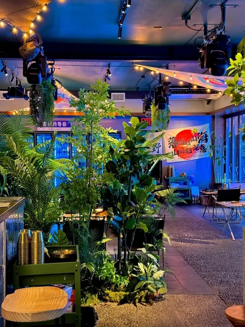 Camp Camp 🔥 This summer, an outdoor barbecue is a must! 🌟