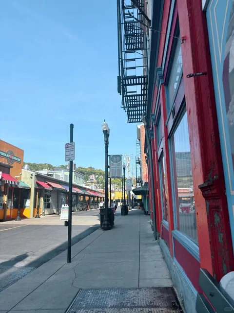 Cincinnati Daily | Thrifting at St. Vincent de Paul 🛍️