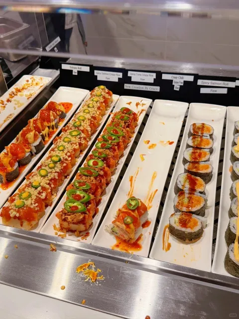 Chicago Loop Workers, Rejoice! 🎉 Pay-by-Weight Sushi Buffet 🍣