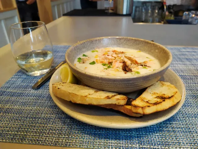 A Delicious Dinner Featuring Fish and Fine California Wines. 🐟🍷