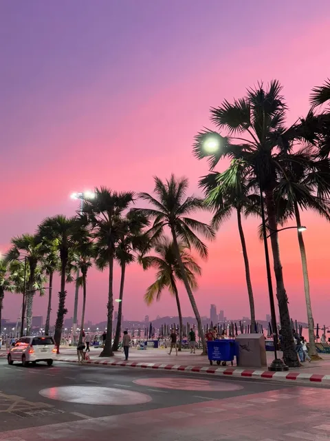 🇹🇭 Pattaya | A Real-Life Pink Ocean 🌊💖