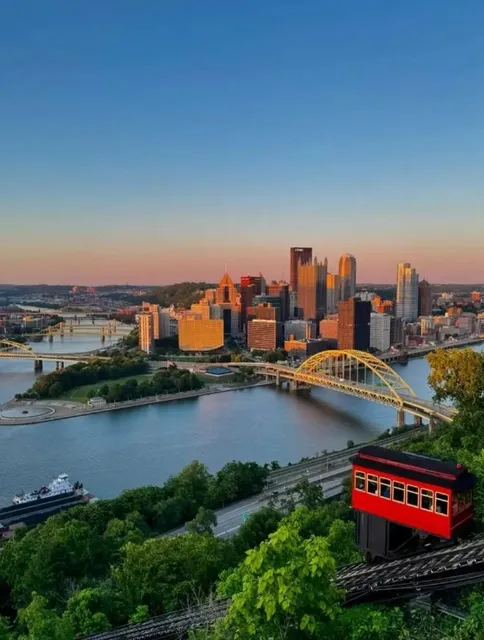 10 Must-Do Experiences in Pittsburgh with Friends 🏙️