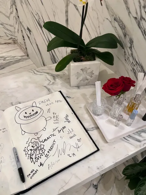 Vegas in the Rain 🖤💸⛲️