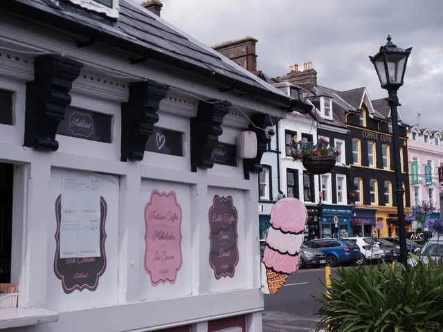 🇮🇪 Cobh - The Happiest Little Town Near Cork 🌈