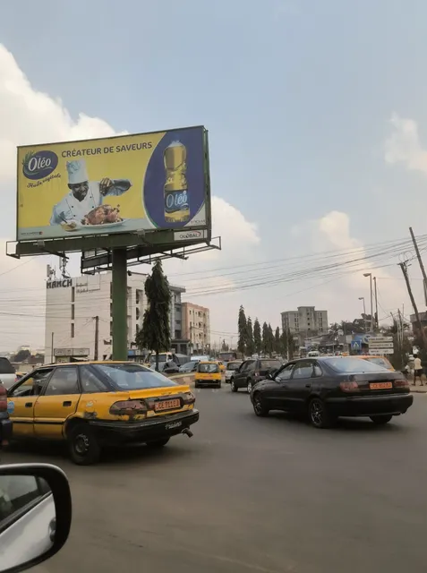  Yaoundé Streets | The Dual Faces of a Highland Capital