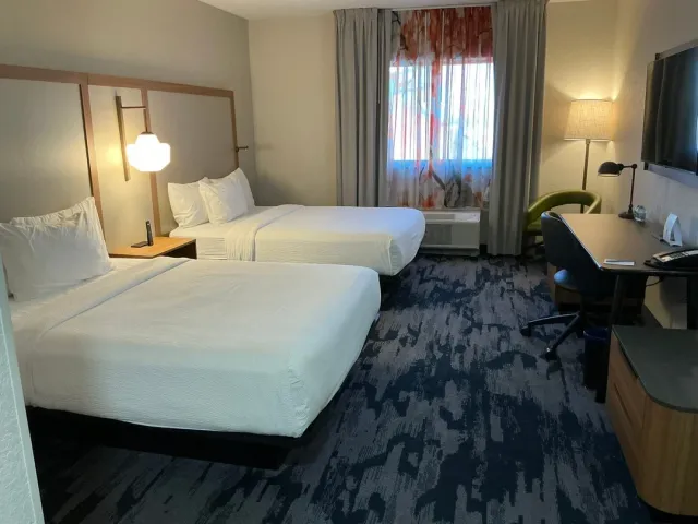 Miami Layover Hotel Stay 🏨