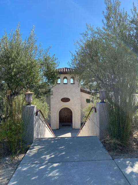 Off-the-Beaten-Path Winery in Paso Robles 🍇✨