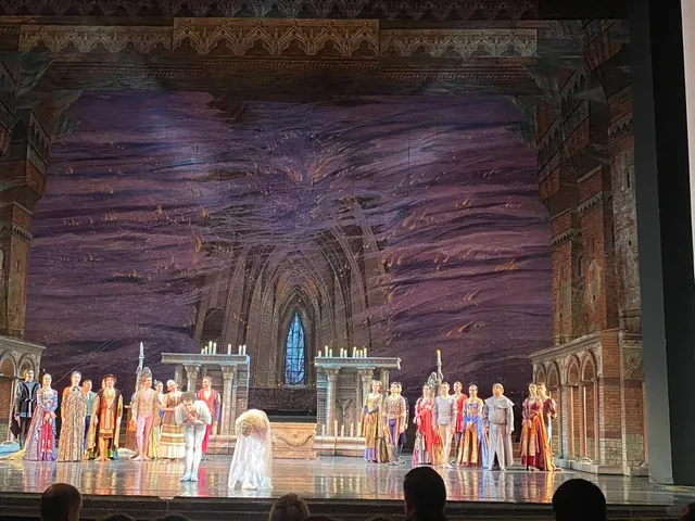 My First Time Watching "Romeo and Juliet" at the Theater 