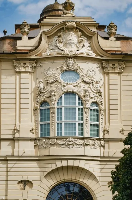 Bratislava Day Trip 🌍 | Quick Guide from Vienna 🚄 Transport from Vie