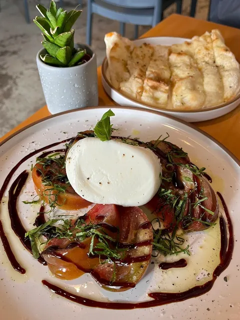 Sedona Has So Many Amazing Italian Restaurants! 🍕🇮🇹 Vespa